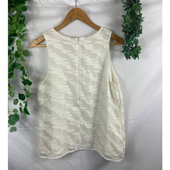 22 Halogen lace overlay sleeveless top - Picture 5 of 5